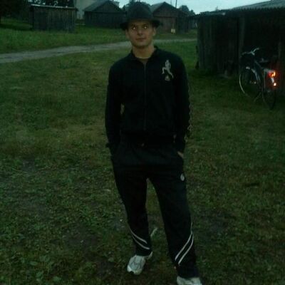  ,   Edgars, 33 ,   