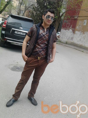  ,   Neznakomec, 32 ,  