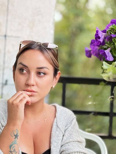  ,   Anastasia, 33 ,     , c 
