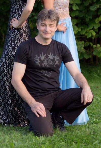  ,   Viktor, 52 ,   