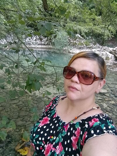  ,   Anna, 37 ,  