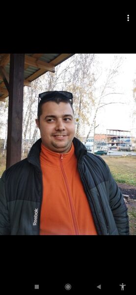  ,   Viktor, 32 ,   ,   