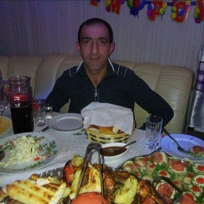  ,   Ruslan, 39 ,   ,   