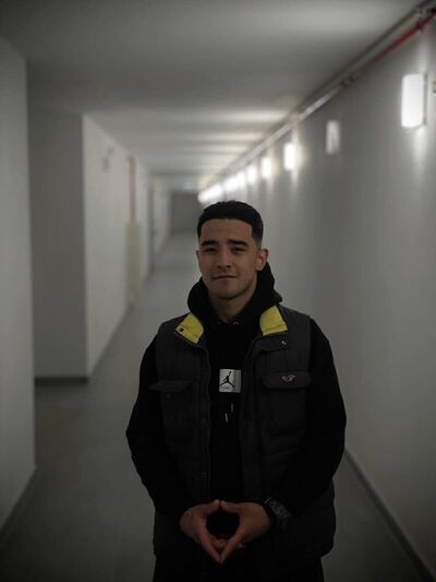  ,   Malik, 25 ,   ,   , c , 