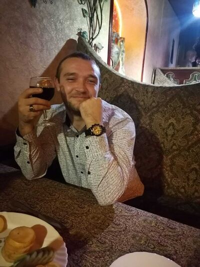  ,   Maxim, 27 ,   ,   , c 