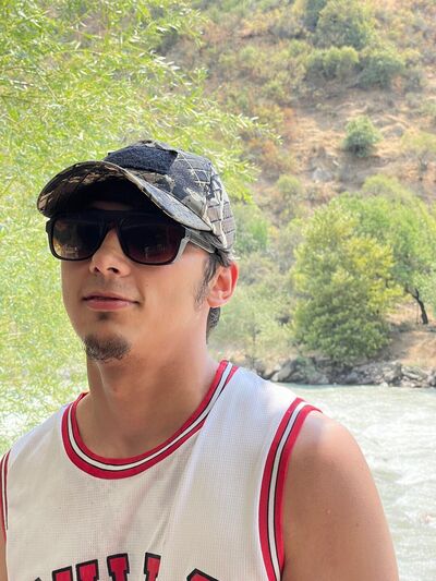  ,   Komiljon, 23 ,   ,   