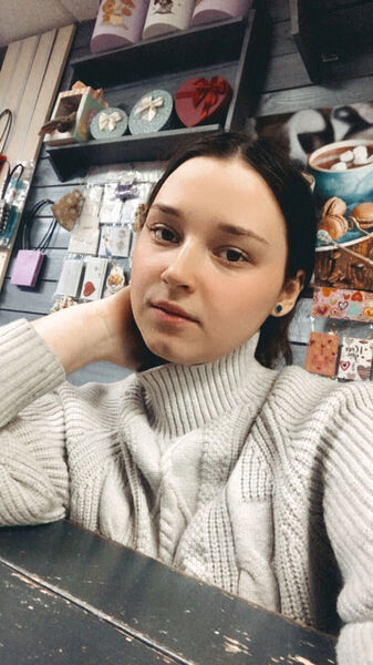  ,   Mila, 21 ,   ,   