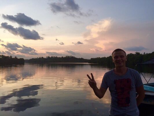  ,   Anton, 32 ,   ,   , c 