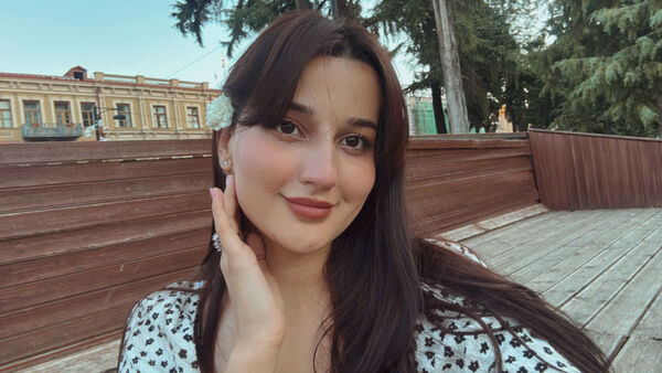  ,   Soffy, 25 ,     