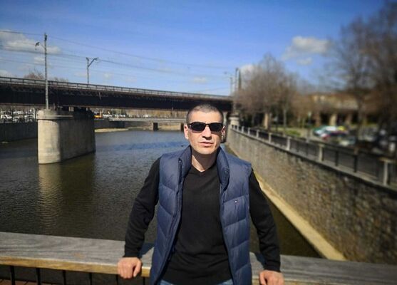  ,   Nicolae, 44 ,   ,   , c 