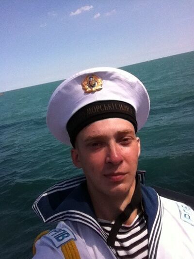  ,   Viktor, 28 ,   