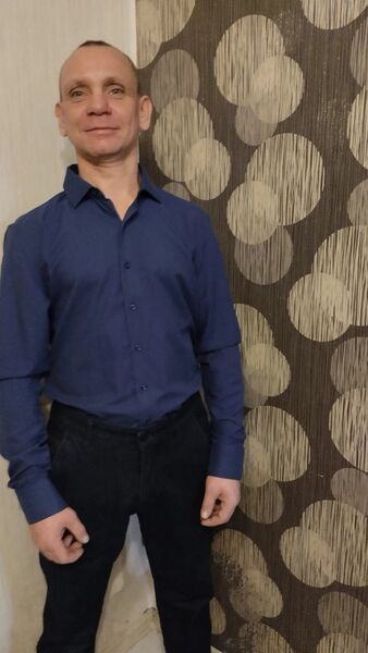  ,   Viktor, 37 ,   ,   , c , 