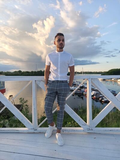   ,   John, 34 ,   ,   , c 