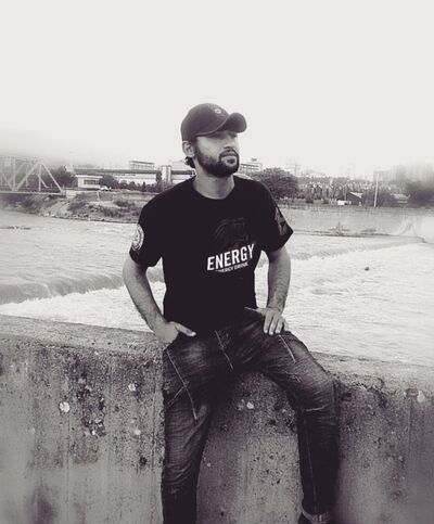  ,   Malik, 28 ,     , c 