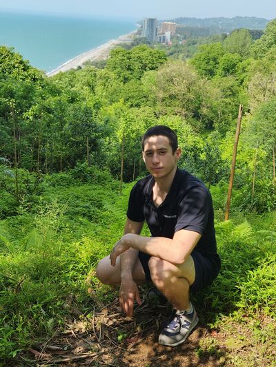  ,   Artur, 25 ,   ,   , c 