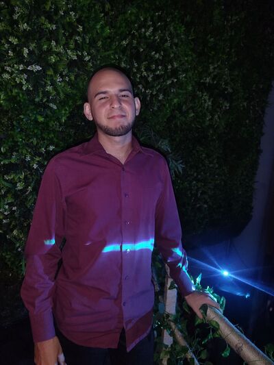  ,   Ernesto, 28 ,   ,   