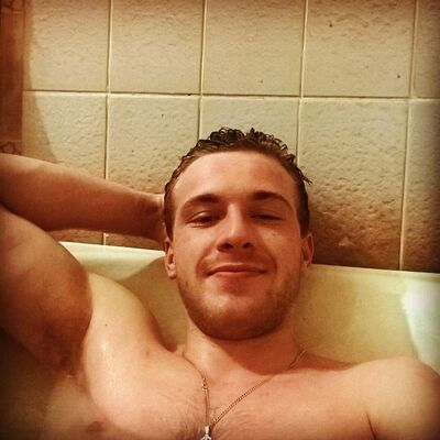 ,   Viktor, 31 ,   