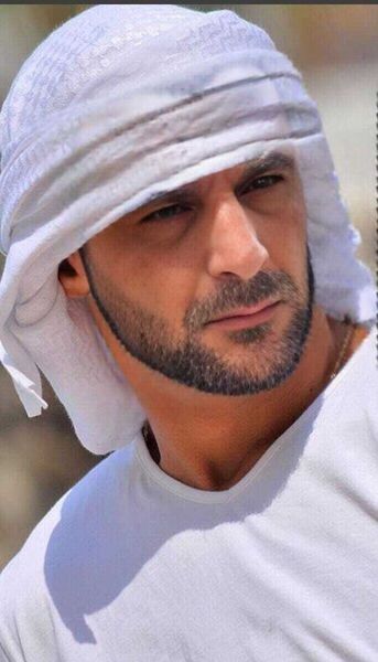  ,   Artur, 44 ,   ,   