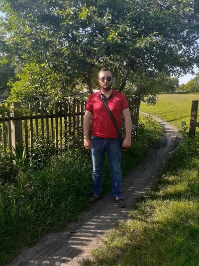  ,   Viktor, 37 ,   ,   , c 