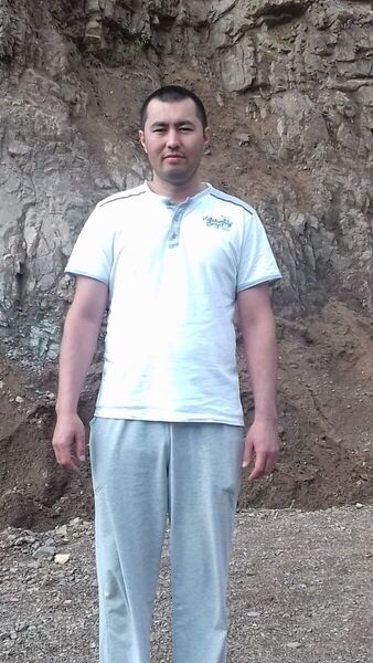  ,   Nodirjon, 44 ,  