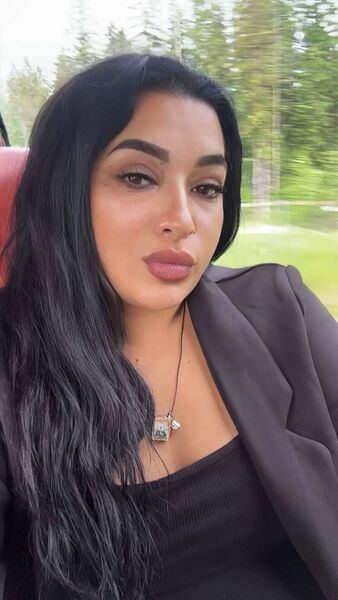  ,   Anastasia, 40 ,   ,   