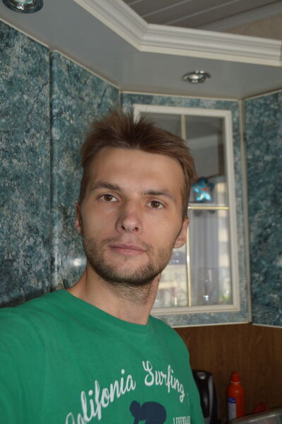  ,   Artem, 40 ,   