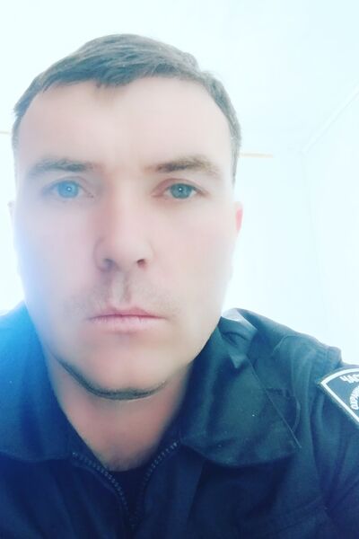  ,   Viktor, 46 ,   ,   