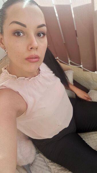  ,   Valeria, 32 ,   ,   , 