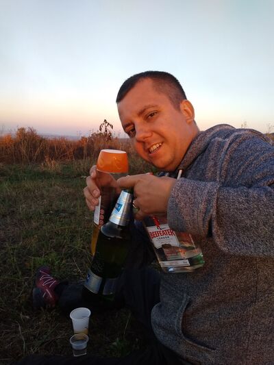  ,   Sasha, 42 ,   