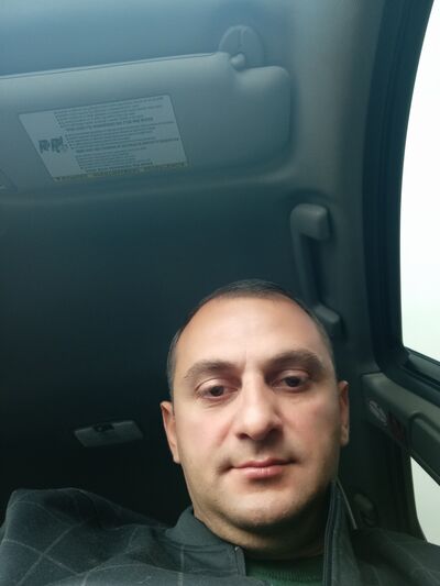  ,   Artur, 44 ,   ,   