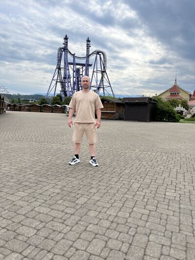  ,   Karen, 37 ,   ,   , c 