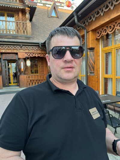  ,   Denis, 41 ,   c 