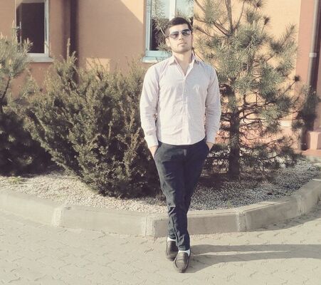  ,   Sardar, 33 ,   c 