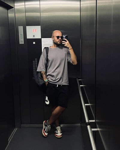  ,   , 33 ,   c 