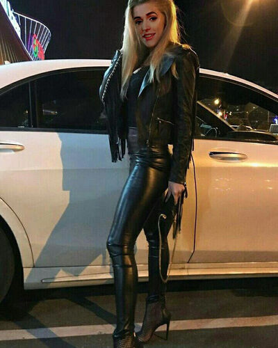  ,   Anita, 28 ,   ,   