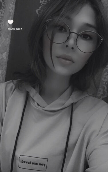  ,   Diana, 21 ,   ,   