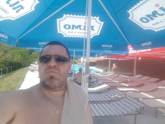 ,   Aleks, 49 ,   ,   , c 