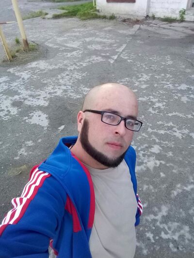  ,   Nosir, 33 ,   