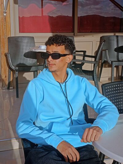  ,   Youness, 22 ,   ,   