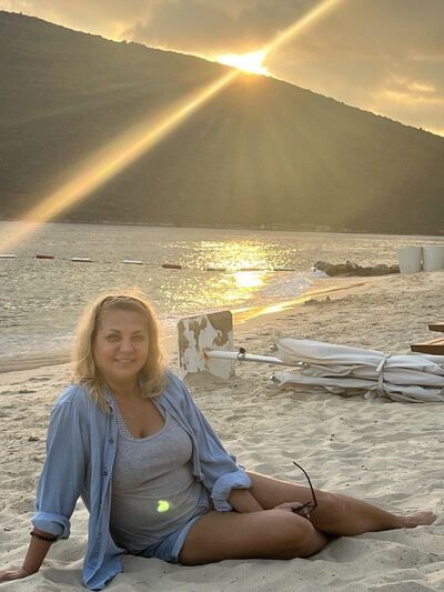  Budva,   Oksana, 46 ,   ,   , c 