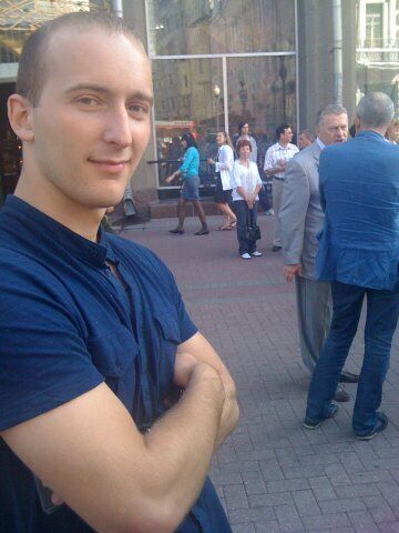  48025562  Philippe, 28 ,    