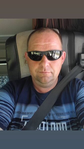  -,   Igor, 40 ,   ,   