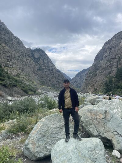  ,   Armen, 35 ,   ,   , c 