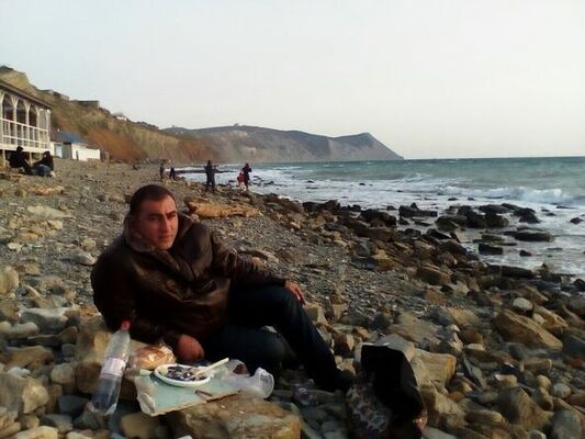  ,   Armen, 42 ,     , c 