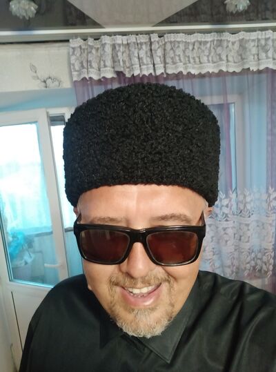  ,   Alex, 47 ,   ,   