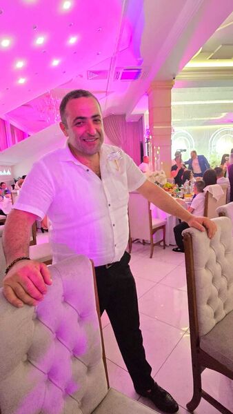  ,   Levon, 40 ,   ,   