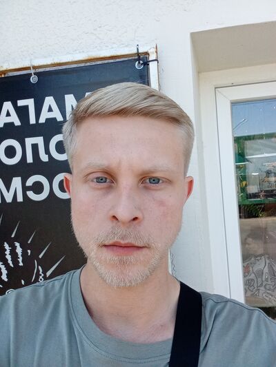  ,   Artur, 26 ,   ,   