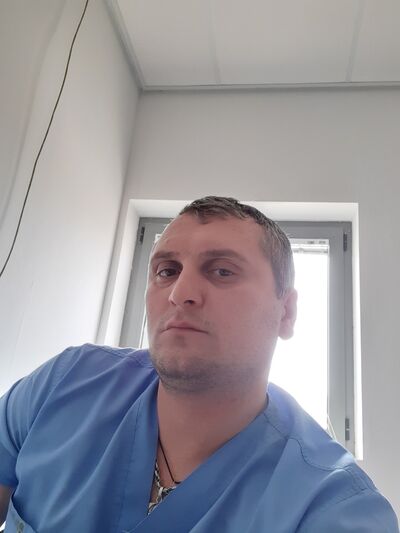  ,   Manuchari, 40 ,  