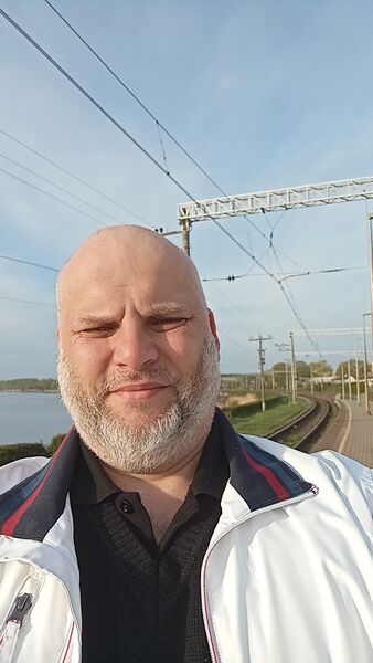  ,   Sergejs, 44 ,   