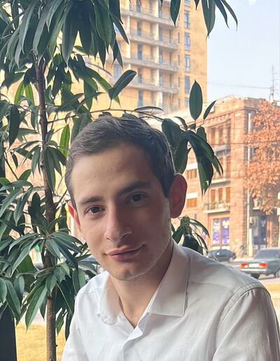  ,   Edgar, 24 ,   ,   